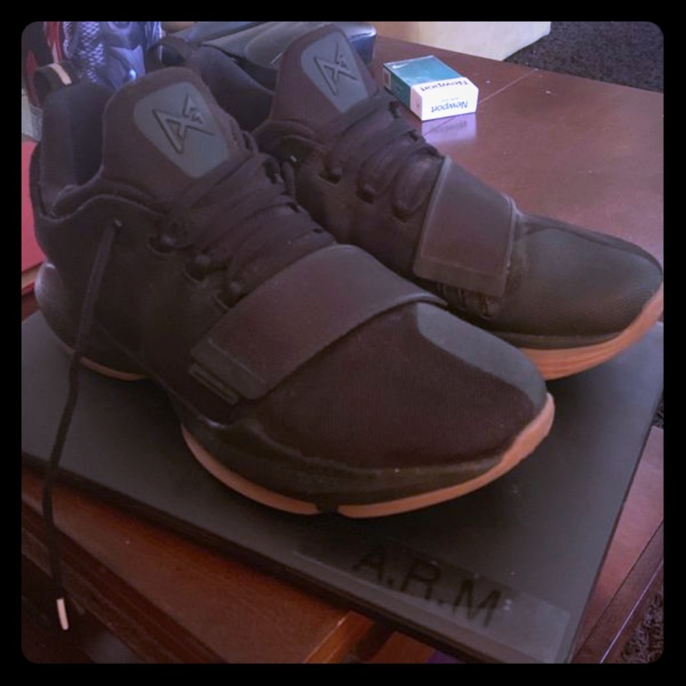 Paul George Z2 sneakers